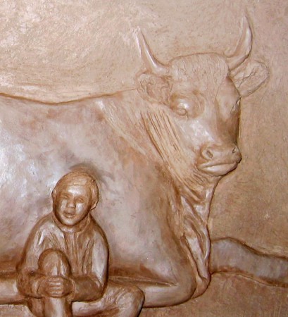 La vache et l'enfant (terre cuite)